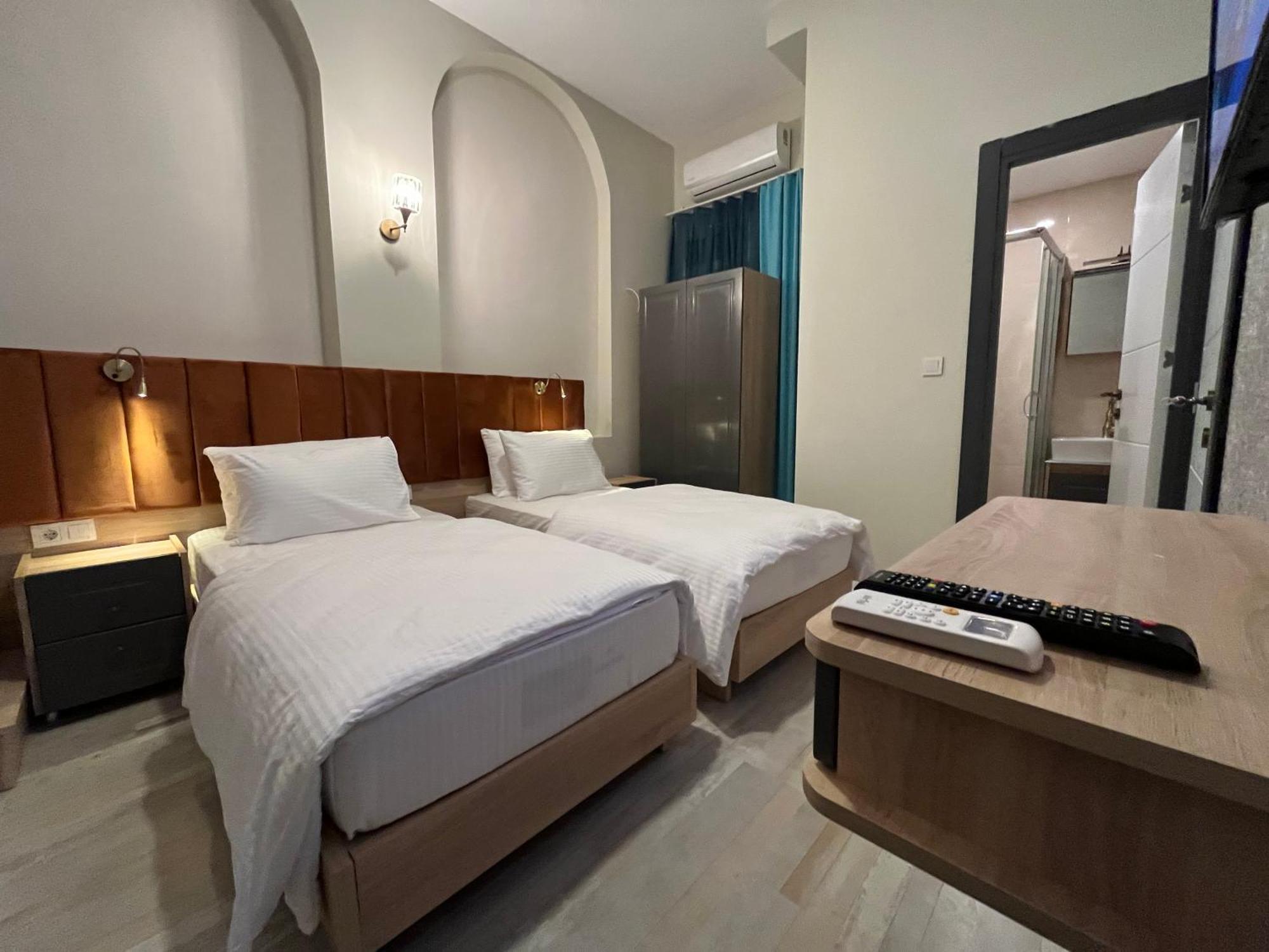 Genoa Port Hotel Istanbul Exteriör bild